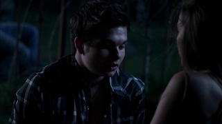 Bailey Noble nua, cena em True Blood s06e08 (2013)