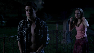 Bailey Noble nua, cena em True Blood s06e08 (2013)