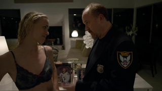 Yvonne Strahovski - Louie s04e02 (2014)