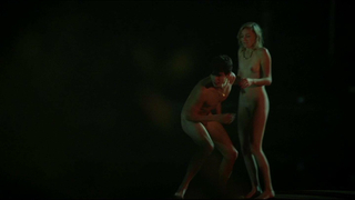 Evelien Bosmans nuda, scena di sesso da Marina (2013)