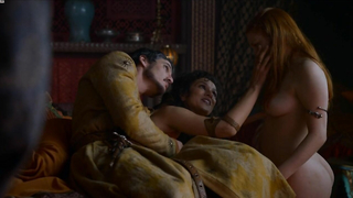 Joséphine Gillan, Kristen Gillespie - Game of Thrones s04e01 (2014)