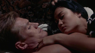 Tia Carrere nue, scène de sexe de Showdown in Little Tokyo (1991)