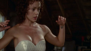 Alyssa Milano – Charmed s05e03-23 (2002)