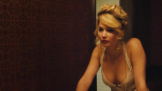 Nude video with Jennifer Lawrence - American Hustle (2013)