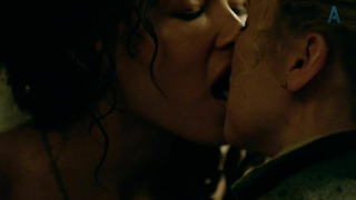 Jessica Parker Kennedy ve Hannah Black Sails s01e01 (2014)'ten yeni çıplak seks sahnesi