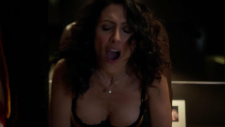 Lisa Edelstein çıplak, House of Lies s02e05 (2013)