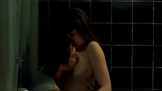 Ana de Armas desnuda, escena de sexo de Mentiras y gordas (2009)