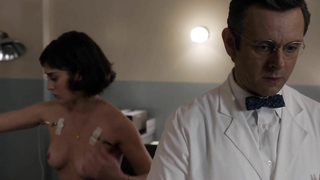 Lizzy Caplan y Helene Yorke desnudas, escena de sexo de Masters of Sex s01e06 (2013)