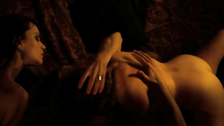 Claudia Gerini y Crisula Stafida desnudas, escena de sexo de Tulpa: Perdizioni mortali (2012)