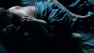 Jeanne Tripplehorn nue, scène de sexe de A Perfect Man (2013)