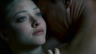 Amanda Seyfried nua, cena de sexo de Dear John (2010)