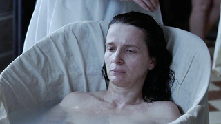 Nude video with Juliette Binoche scene from Camille Claudel 1915 (2013)