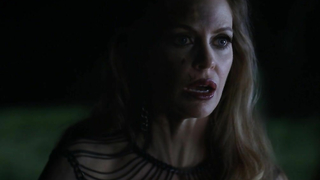 Cena erótica de Kristin Bauer de True Blood s04 (2011)