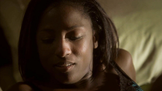 Rutina Wesley ve Vedette Lim çıplak, True Blood s04'ten seks sahnesi (2011)