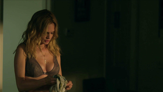 Heather Graham nua, cena de sexo de At Any Price (2012)