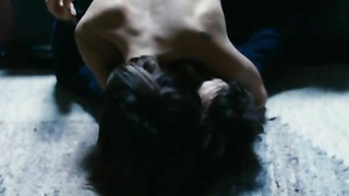 Asia Argento e Miriam Giovanelli nude, scena di sesso da Drifters (2011)