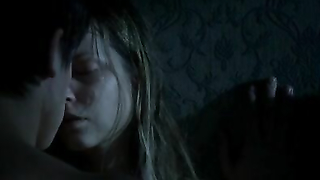 Sylvia Hoeks nua, cena de sexo de A Garota e a Morte (2012)