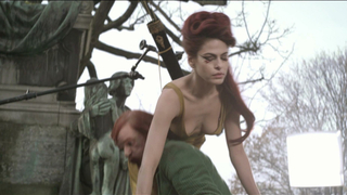 Escena erótica de Eva Mendes de Holy Motors (2012)