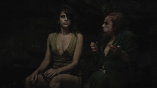 Scène érotique d'Eva Mendes de Holy Motors (2012)