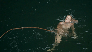 Escena erótica de Amber Heard de The River Why (2010)