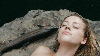 Escena erótica de Amber Heard de The River Why (2010)