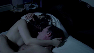 Hayley Atwell nua, cena de sexo de Any Human Heart (2010)