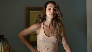 Escena erótica de Keri Russell de Dark Skies (2013)