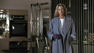 Kim Basinger nua, cena de sexo em Final Analysis (1992)