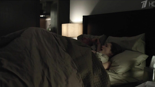 Scena erotica di Kristen Connolly da House Of Cards s01e01 (2013)