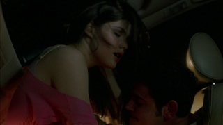 Alexandra Daddario nue, scène de sexe de The Babysitters (2007)