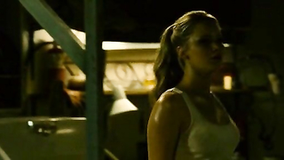 Nude video with Jennifer Lawrence scene from House at the End of the Street (2012)