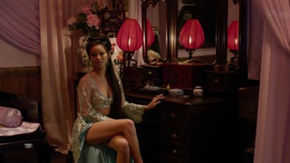 Scena erotica di Jamie Chung da L'uomo dai pugni di ferro (2012)