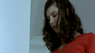 Anna Mouglalis desnuda, escena de sexo de Novo (2002)