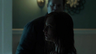 Scena erotica di Wrenn Schmidt da Outcast s01e09 (2016)