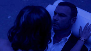 Embeth Davidtz nua, cena de sexo de Ray Donovan s04e06 (2016)