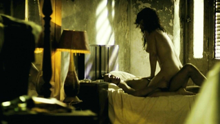 Natalia Verbeke nuda, scena di sesso da Arritmia (2007)