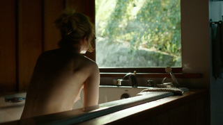 Scena erotica di Evan Rachel Wood da Nella foresta (2015)