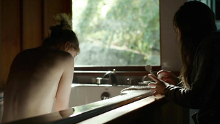 Scène érotique d'Evan Rachel Wood de Into the Forest (2015)