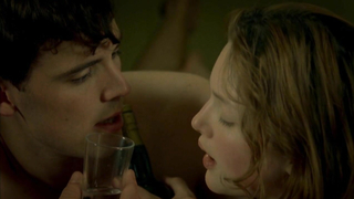 Holliday Grainger nuda, scena di sesso da Any Human Heart s01e01 (2010)