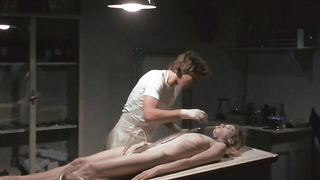 Scena erotica di Cinzia Monreale da Oltre il buio (1979)