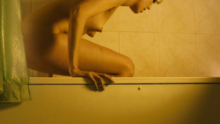 Pusher (2012) filminden Agyness Deyn erotik sahnesi