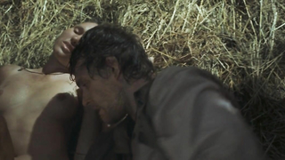 Nude video with Darya Ekamasova scene from Zhila bila odna baba (2011)