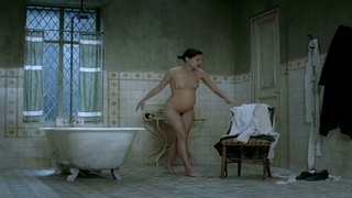 Virginie Ledoyen desnuda, escena erótica de Saint Ange (2004)