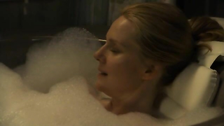 Laura Linney nua, Cynthia Nixon nua, cena de sexo de The Big C. 2011