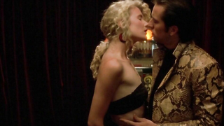 Laura Dern çıplak, Wild at Heart'tan (1990) seks sahnesi