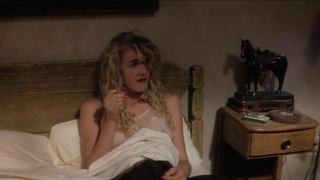 Laura Dern çıplak, Wild at Heart'tan (1990) seks sahnesi