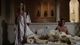 Annette Haven nue, Dorothy Le May nue, Constance Money nue, Dee Wallace nue, scène de Stone 10 (1979)