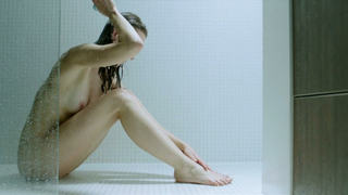 Lavinia Wilson nuda, Isabelle Redfern nuda, scena di sesso da Schossgebete (2014)