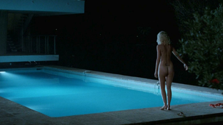 Louise Bourgoin nue, scène de L'autre monde (2010)