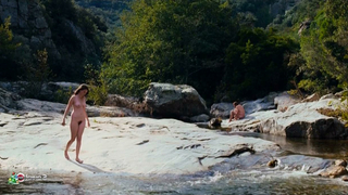 Pauline Etienne nue, scène de Paradis perdu (2012)